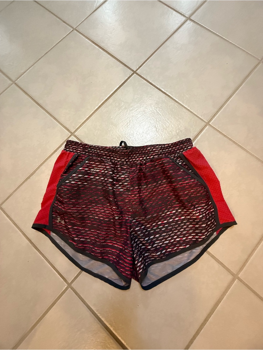EUC Under Armour Gray/Coral Athletic Shorts